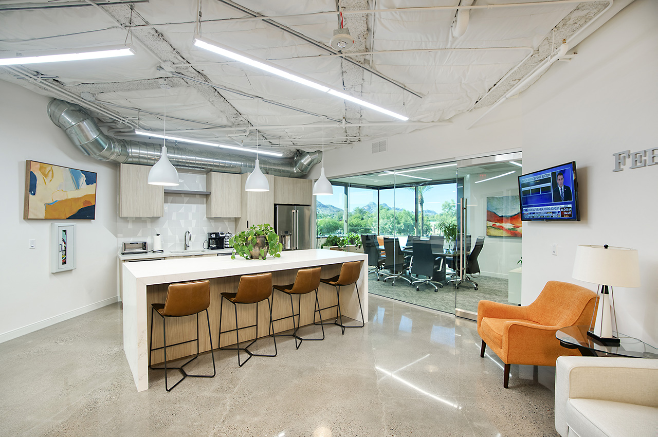Lineage CRE — Break Room