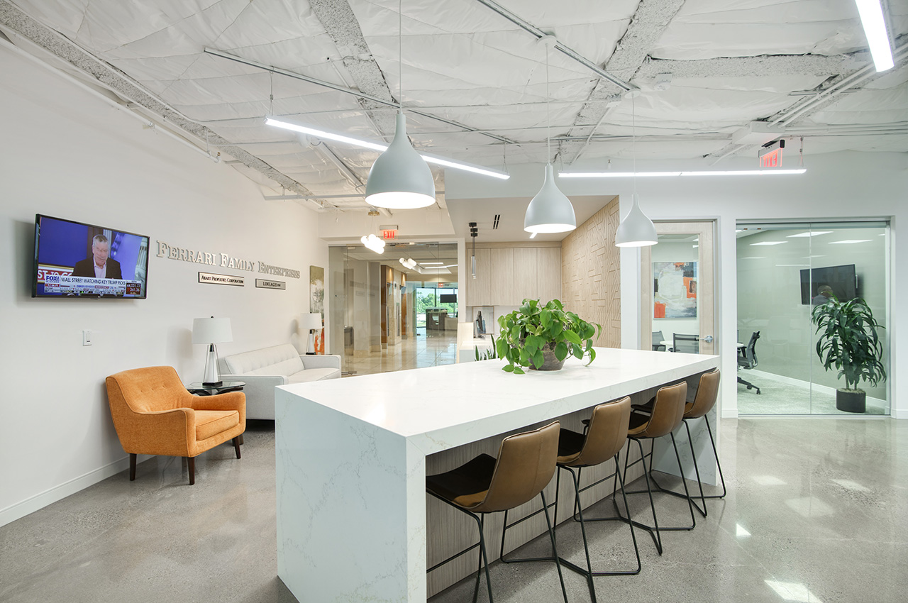 Lineage CRE — Island & Lounge
